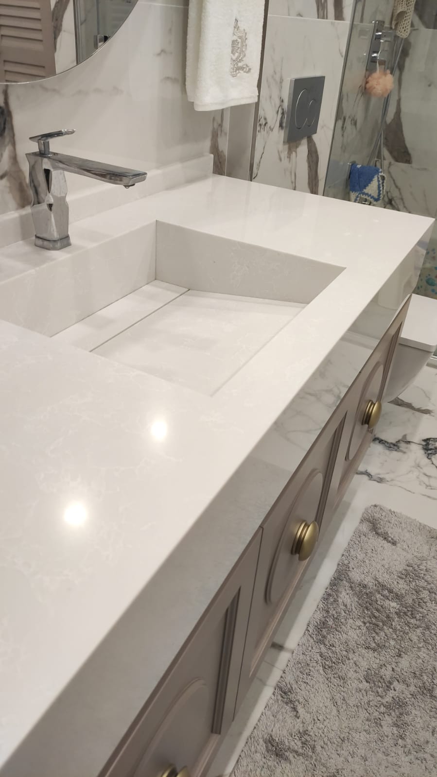 Perla whi̇te gi̇zli̇ gi̇derli̇